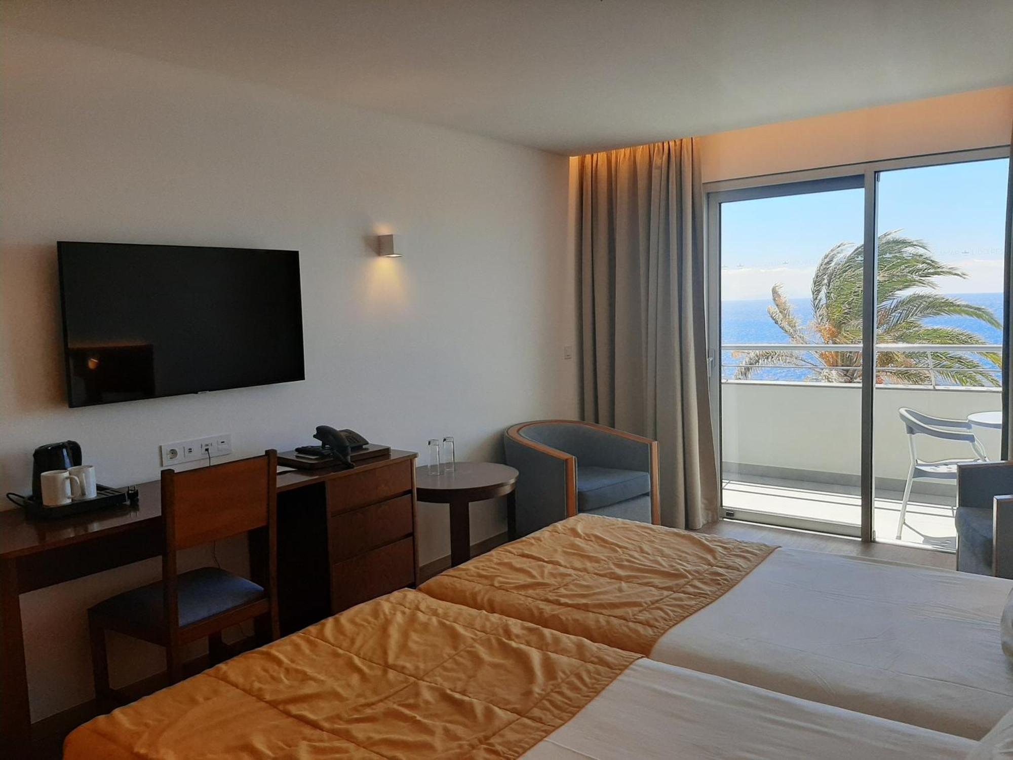 Hotel Roca Mar Caniço Екстериор снимка