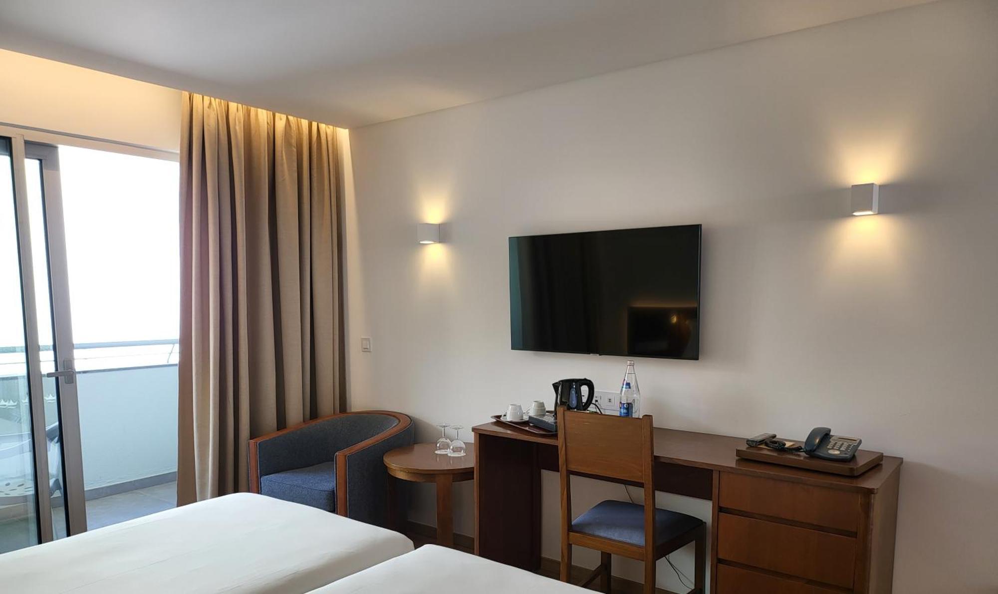 Hotel Roca Mar Caniço Екстериор снимка