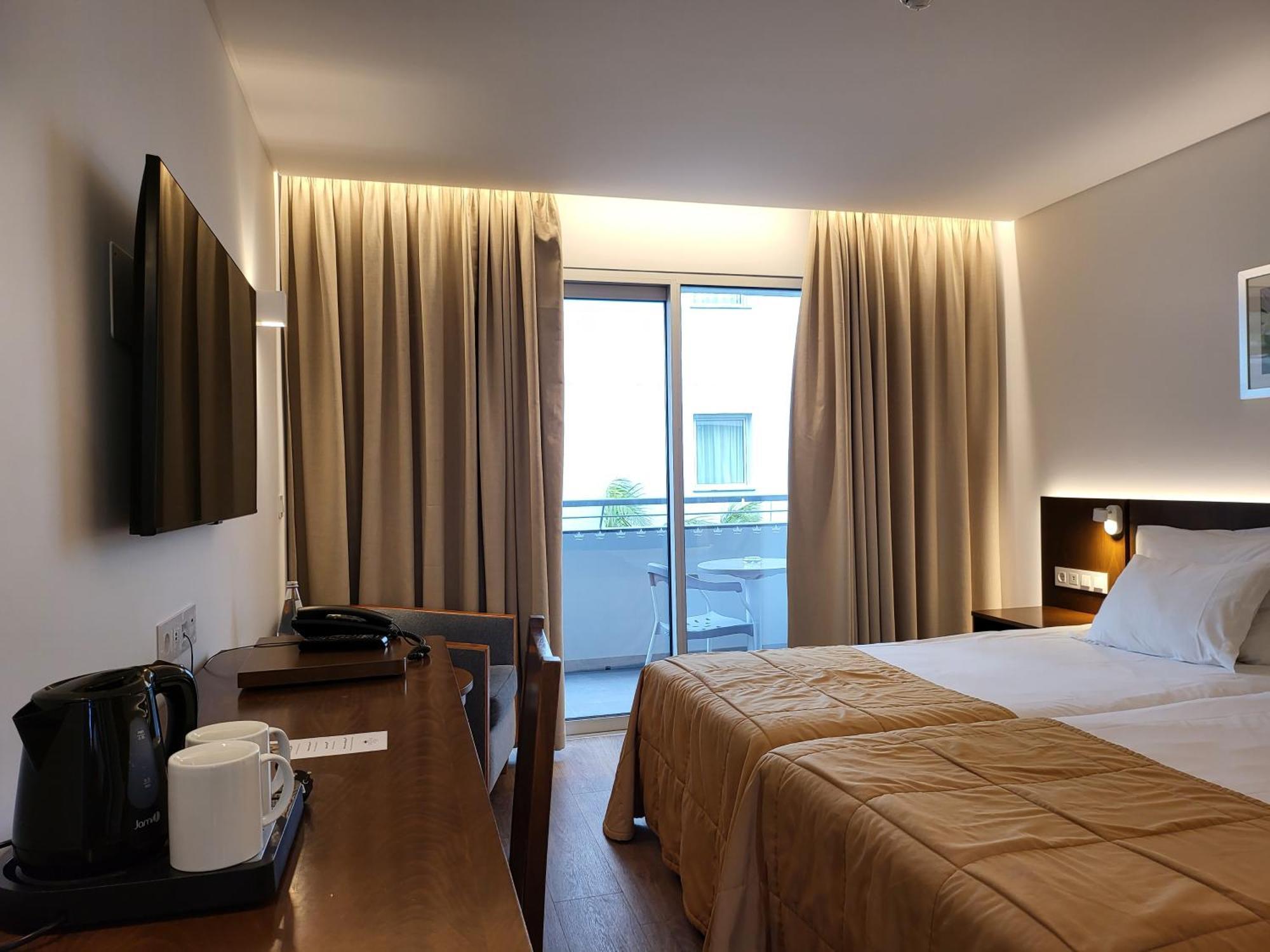 Hotel Roca Mar Caniço Екстериор снимка