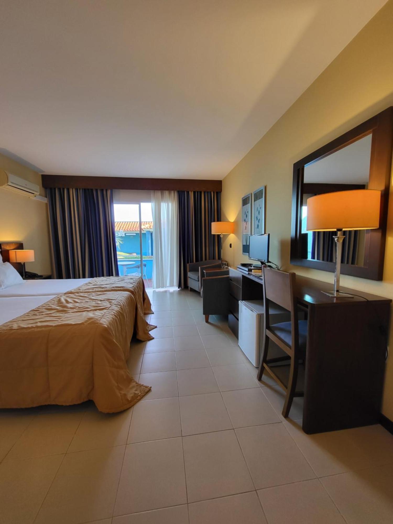 Hotel Roca Mar Caniço Екстериор снимка